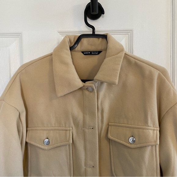 Beige shacket - Picture 2 of 3